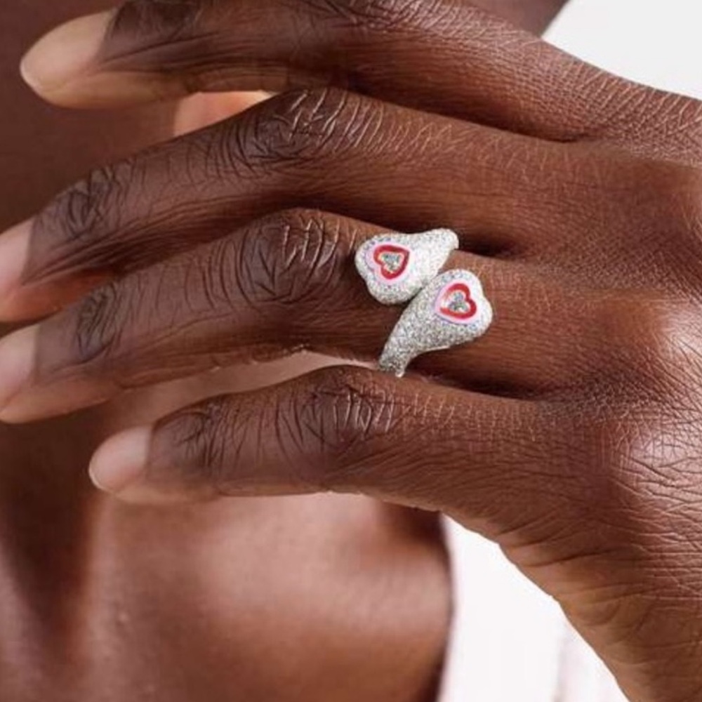 18k Gemini Heart Enamel Ring - Picture 3 of 11